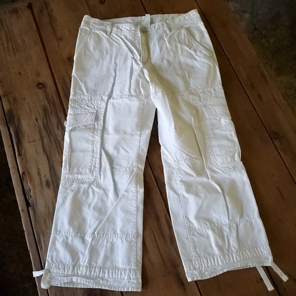 Banana Republic White Cargo Capris